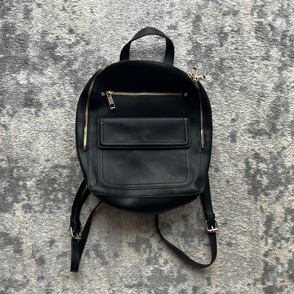 Gap black fashion backpack